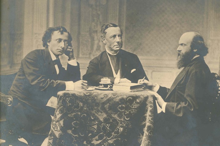 Groepsfoto Dr. P.J.H. Cuypers, Jhr. Verheyden en Prof. Hubrecht tijdens een studiereis voor een museum van Natuurlijke Historie