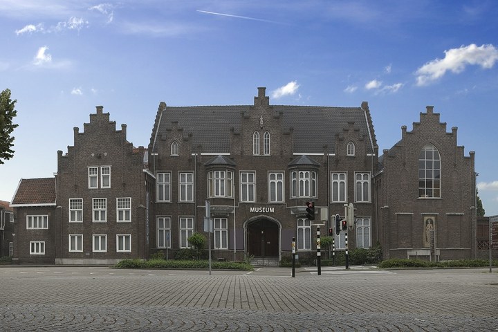 Het Cuypershuis: voormalig Stedelijk Museum te Roermond