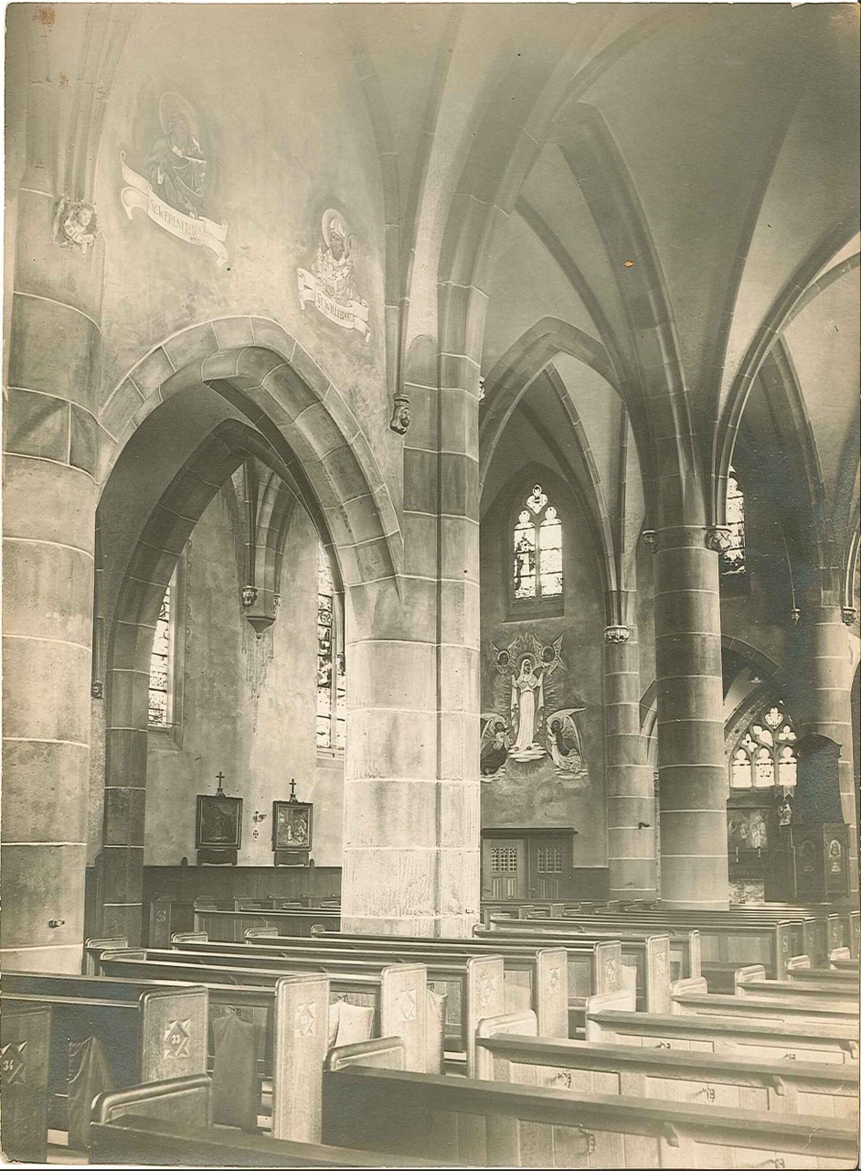 Foto van een kerkinterieur te Duiven.