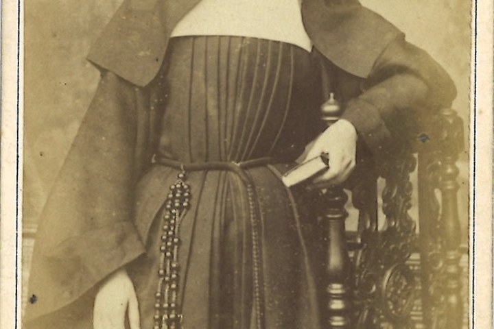 Verzameling van 51 Portretfoto's (carte-de-visite) van geestelijken: Mère Ursule, Venray.