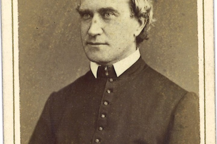 Verzameling van 51 Portretfoto's (carte-de-visite) van geestelijken: onbekende priester.