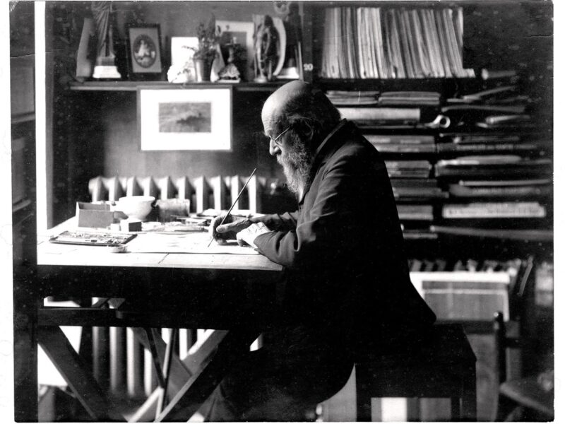 Pierre Cuypers aan zijn bureau