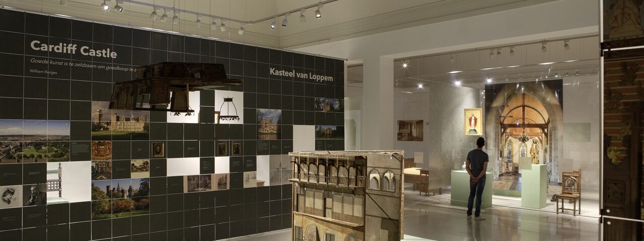 Expositie over neogotische residenties waarin de rijke bewoners tijdens hun dagelijkse leven vertoefden